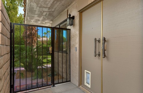 Sunrise Vista Chino Condo | Charming Mid-Century Condo with Private Courtyard and Easy Pool Access