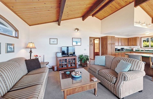 Gleneden Beach House | Charming Oceanfront Home with Nearby Beach Access and Amazing Ocean Views