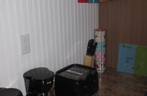Citrus Heights Apartment | Charming Private Very Romantic Studio. Pool access.