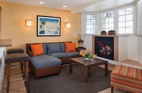 Pismo Beach Resort | Charming resort in superb Pismo Beach short walk to pier with WiFi, fitness room
