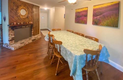 Lakehead-Lakeshore House | Charming Shasta Lake Retreat: Boat, Hike & Fish!