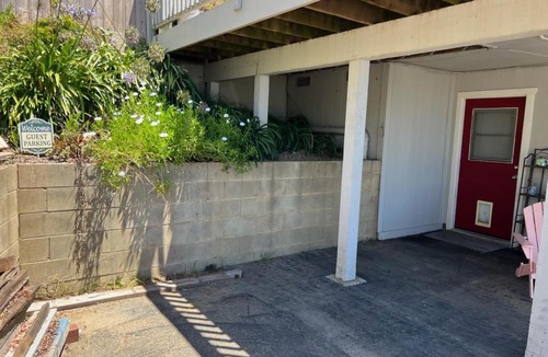 Aptos Apartment | Charming studio one mile from beach