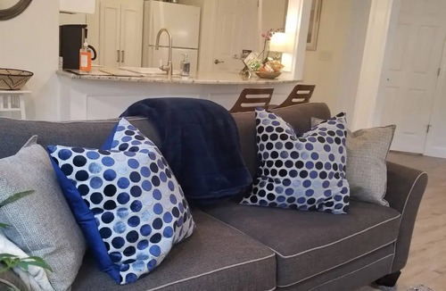 Robinwood Cottage | Charming Suite in West Linn - AC, Free Parking Washer&Dryer, Workspace!