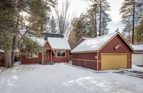 Tahoe Island Cabin | Charming Tahoe Vacation Home 2br/2ba
