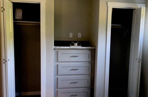 Sardis House | Charming Tiny Home on 60 Acres- Near Ole Miss, Sardis Lake, & Safari Animal Park