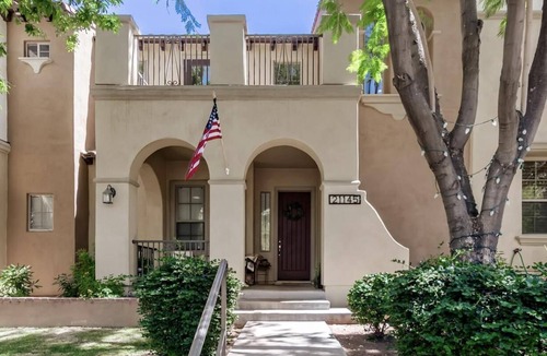 Verrado Main Street District House | Charming Townhome in the heart of Verrado: Walk to Golf, Hiking, Shops & Dining