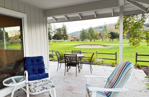 Santa Rosa House | Charming "Valley of the Moon", wine country home on the golf course!
