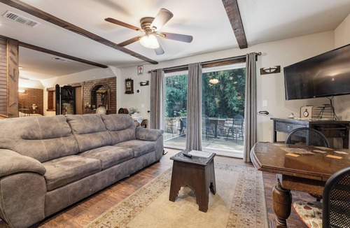 Fair Oaks Apartment | Charming vintage village house