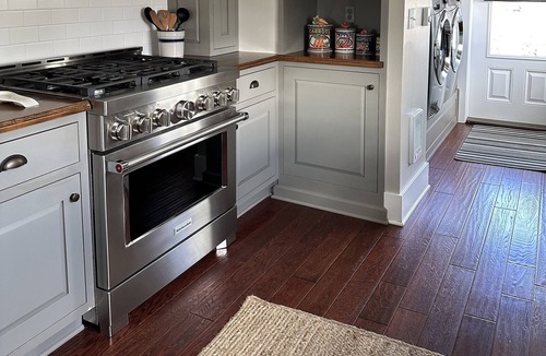 Carlton Cottage | Charming Wine Country Cottage! Just 2 blocks from the heart of Carlton.