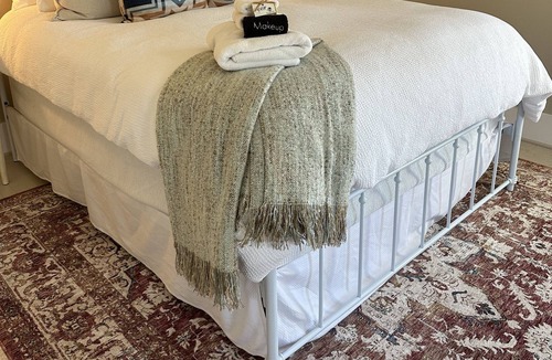 Carlton Cottage | Charming Wine Country Cottage! Just 2 blocks from the heart of Carlton.