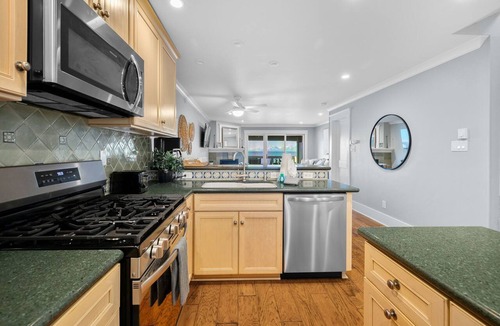 Tahoya Shores Condo | Chateau Chamonix 37 - Tahoe Lakefront Condo with Beach Access & Dual Balconies Near Kings Beach