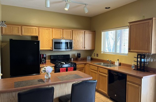 Casas Adobes House | Cheerful 3-bedroom vacation home