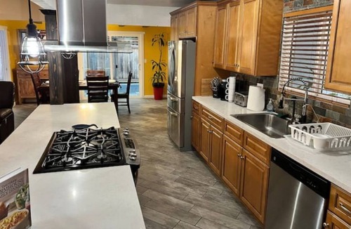 National City House | Cheerful 3BD home with free parking on premises