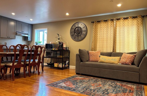 Bayshore Heights Apartment | Cheerful 3BR 3BA w/free parking easy access to San Francisco Airport/Downtown