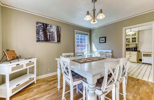 Amazon House | Cheerful home with patio & yard - walk to parks, trails & Hayward Field