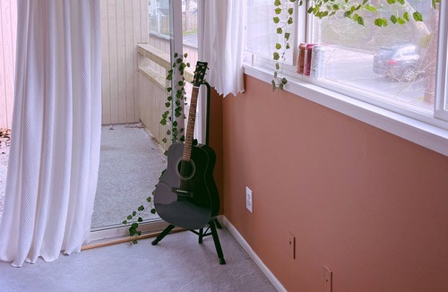Beaverton House | Cheerful Lake Townhouse