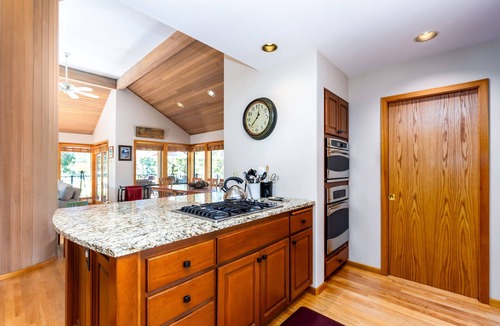 Sunriver House | CHER06 - Great for Groups, A/C, Hot Tub