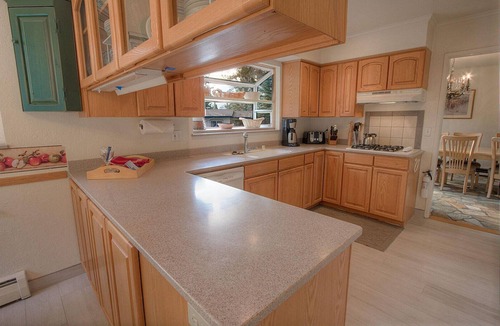Round Hill Village House | Cheyenne Chalet | Spacious Split-Level Zephyr Cove Home with Game Room and Hot Tub | Sleeps 10