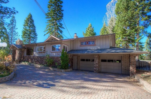 Round Hill Village House | Cheyenne Chalet | Spacious Split-Level Zephyr Cove Home with Game Room and Hot Tub | Sleeps 10