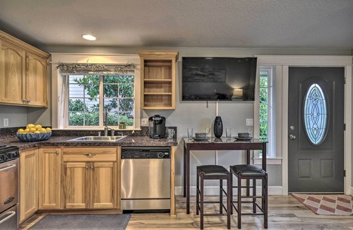 Battle Ground Apartment | Chic Battle Ground Apartment ~ 18 Mi to Vancouver!