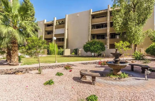 Entertainment District Condo | Chic Condo with Parking Spot - Minutes to Old Town!