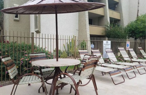 Entertainment District Condo | Chic Condo with Parking Spot - Minutes to Old Town!