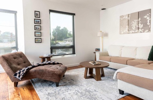 Bankers Hill House | Chic Downtown SD Hub for Families & Friends