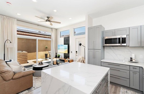 Palm Springs House | Chic Guesthouse in Cathedral City. Great for couples & traveling professionals!