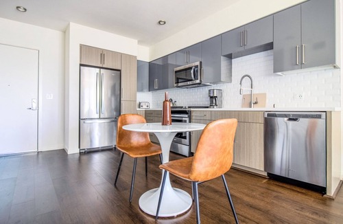 Milpitas Apartment | Chic Milpitas 1BR w/Gym, Pool, walk to BART + Great Mall, by Blueground