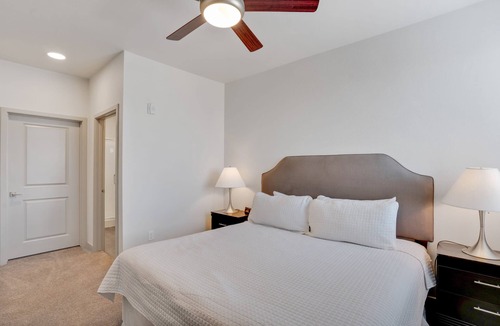 Palm Valley Apartment | Chic Modern 3BR Apartment by Stay Gia
