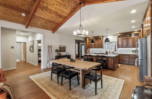 Chiloquin House | Chiloquin Ridge River Retreat | Riverfront Near Crater Lake Kayaks Fireplace