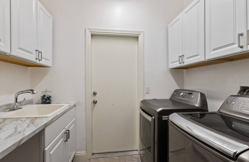 North Valley House | Cinema & Surf: Spacious 5BR Home 20 Mins to Coast