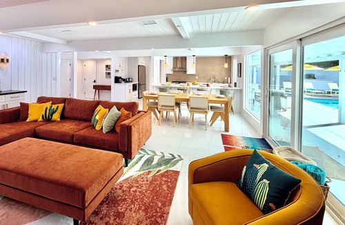 Palm Springs House | City of Palm Springs ID #069384 THIS STUNNING MID-CENTURY HOME AWAITS YOU!