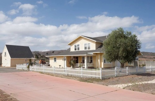 Orcutt House | Classic 20th Century Architecture, Huge space for large families