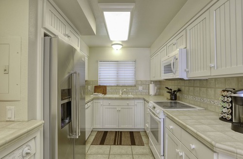Downtown Condo | Classic California Oceanfront Living