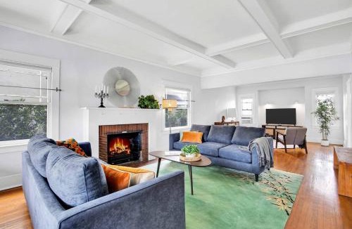 Wilshire House | Classic Home Near Downtown & Hollywood