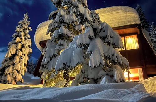 Alpine Meadows Cabin | Classic Mountain Cabin - Near Lake Tahoe and Tahoe City