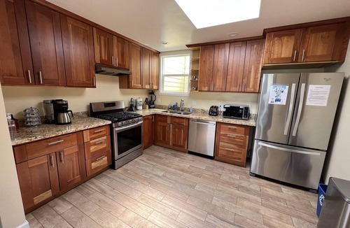 Daly City House | Classic San Francisco Home- 5B/3BA - 10 min to SF