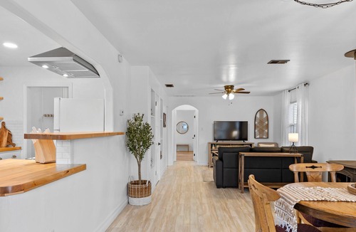 Tehachapi Cottage | Clay Cottage - Downtown Tehachapi Cottage