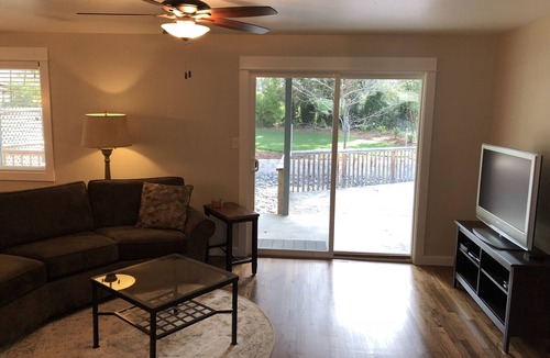 Grants Pass House | Clean & Cozy Cottage in Grants Pass, OR