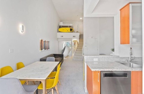 Wilshire Apartment | Clean Kid-Friendly w/Bunk Beds!