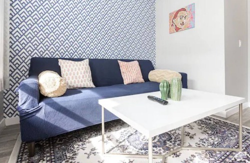Old Town House | Clean & Modern in Old Town. Parking/WiFi/Desk/Cable