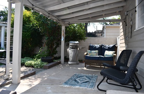 City Center Medford Cottage | Clean, pet friendly, 2-Bedroom Cottage with large fenced yard.