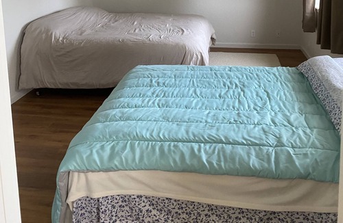 Eureka Apartment | Clean, private upstairs apartment with self check-in Keyless entry