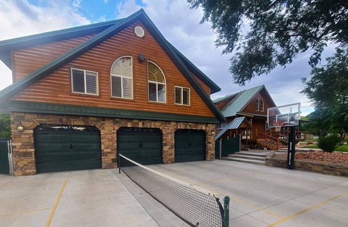 Parowan Cabin | Close to 5 National Parks & Brian Head Ski Resort