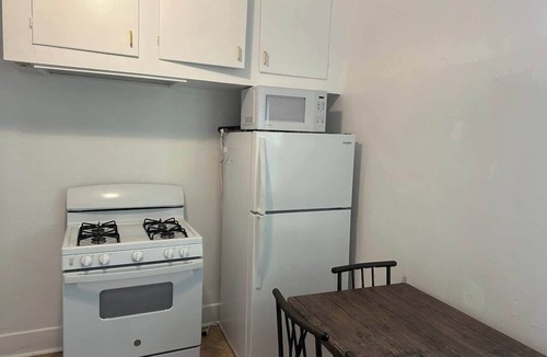Middletown Apartment | Close to Airport | Walk to Restaurants