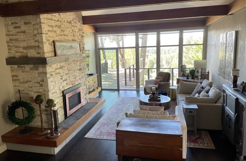 Salem House | Close to Minto Brown Park and Downtown Salem