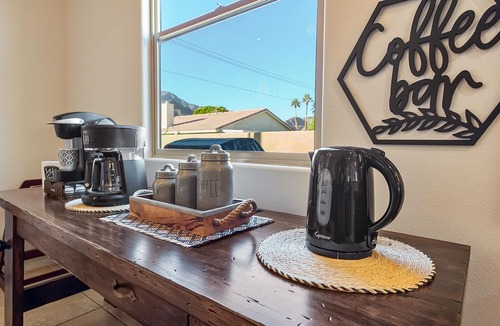 La Quinta Cove House | Close to OldTown - All King Beds - Pool/Close to LQ Village 3br #066781
