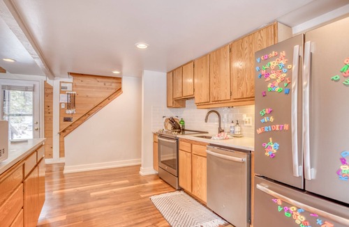Overlook Park House | Close to SHARC with Hot Tub, SHARC Passes, Bikes