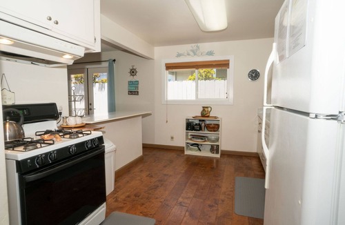 Cayucos House | Close to the beach and town, pet friendly!